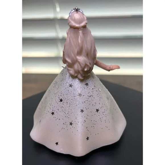 Hallmark Ornament Celebration Barbie Special '2001' - Picture 4 of 14